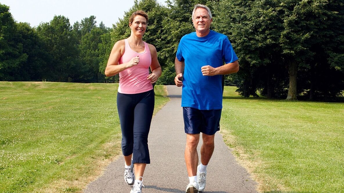 Joggen in de frisse lucht om gewrichtspijn te voorkomen